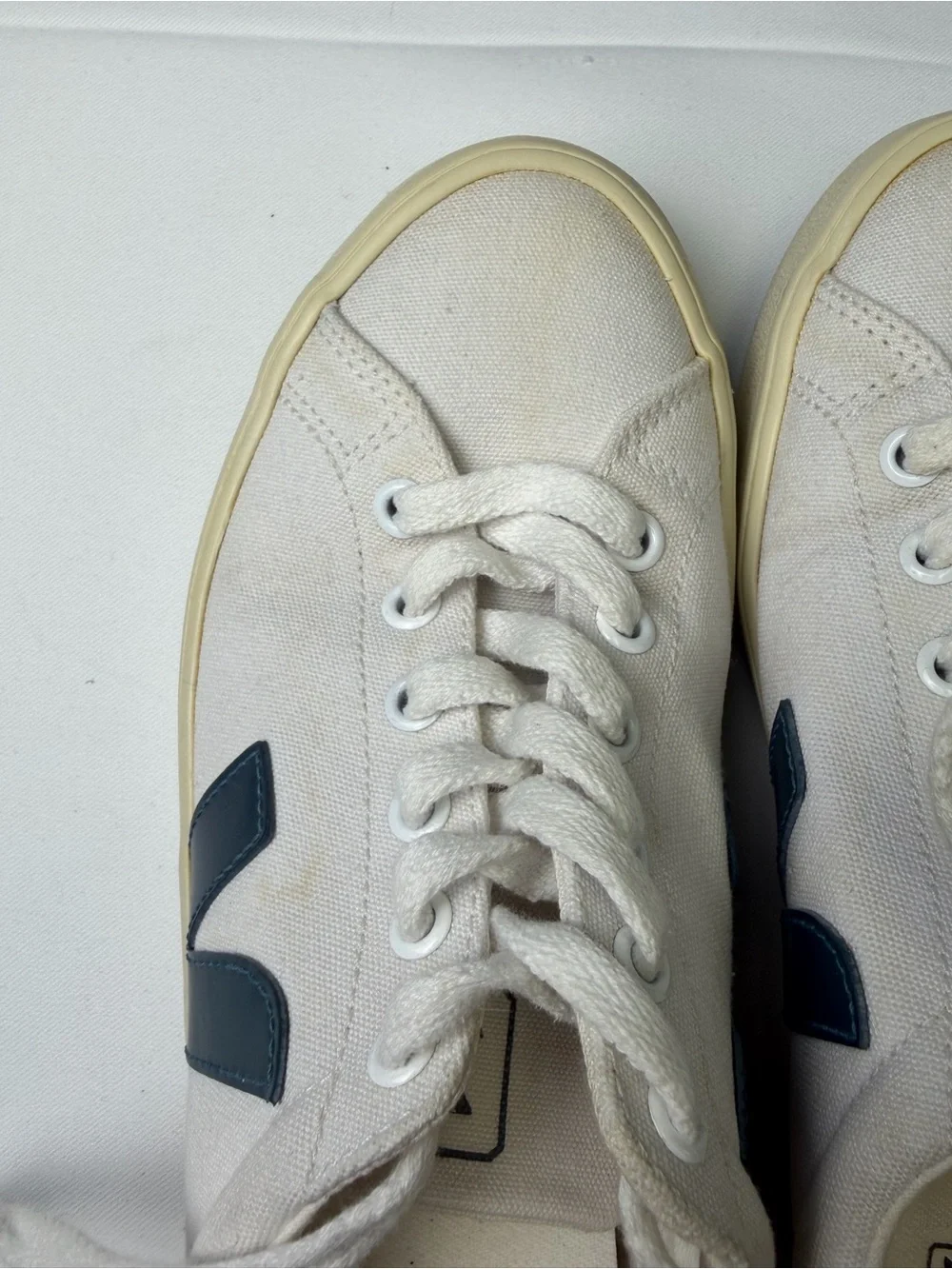 Veja low top